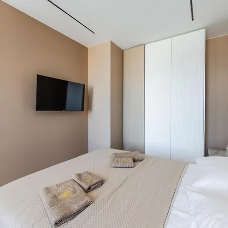 Marina Luxury Jacuzzi By Ps Appartement