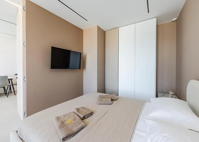 Marina Luxury Jacuzzi By Ps Appartamento