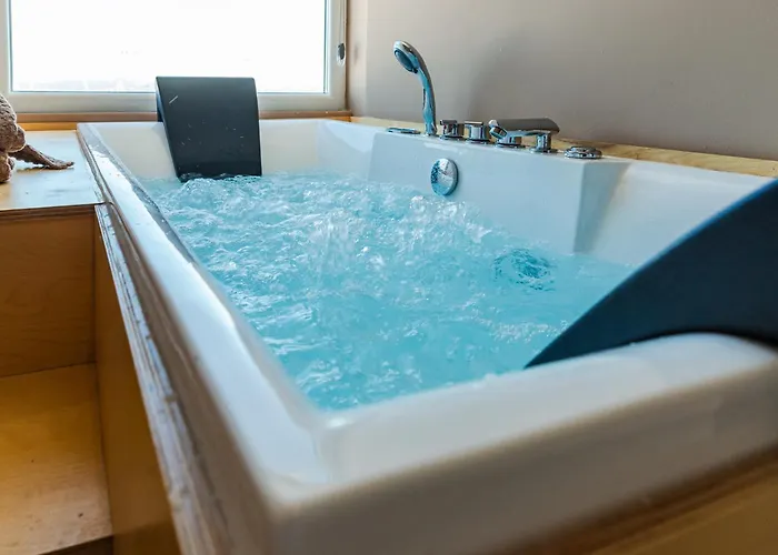 Marina Luxury Jacuzzi By Ps